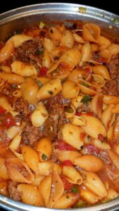 Conchitas con Carne (Mexican Hamburger and Shells)