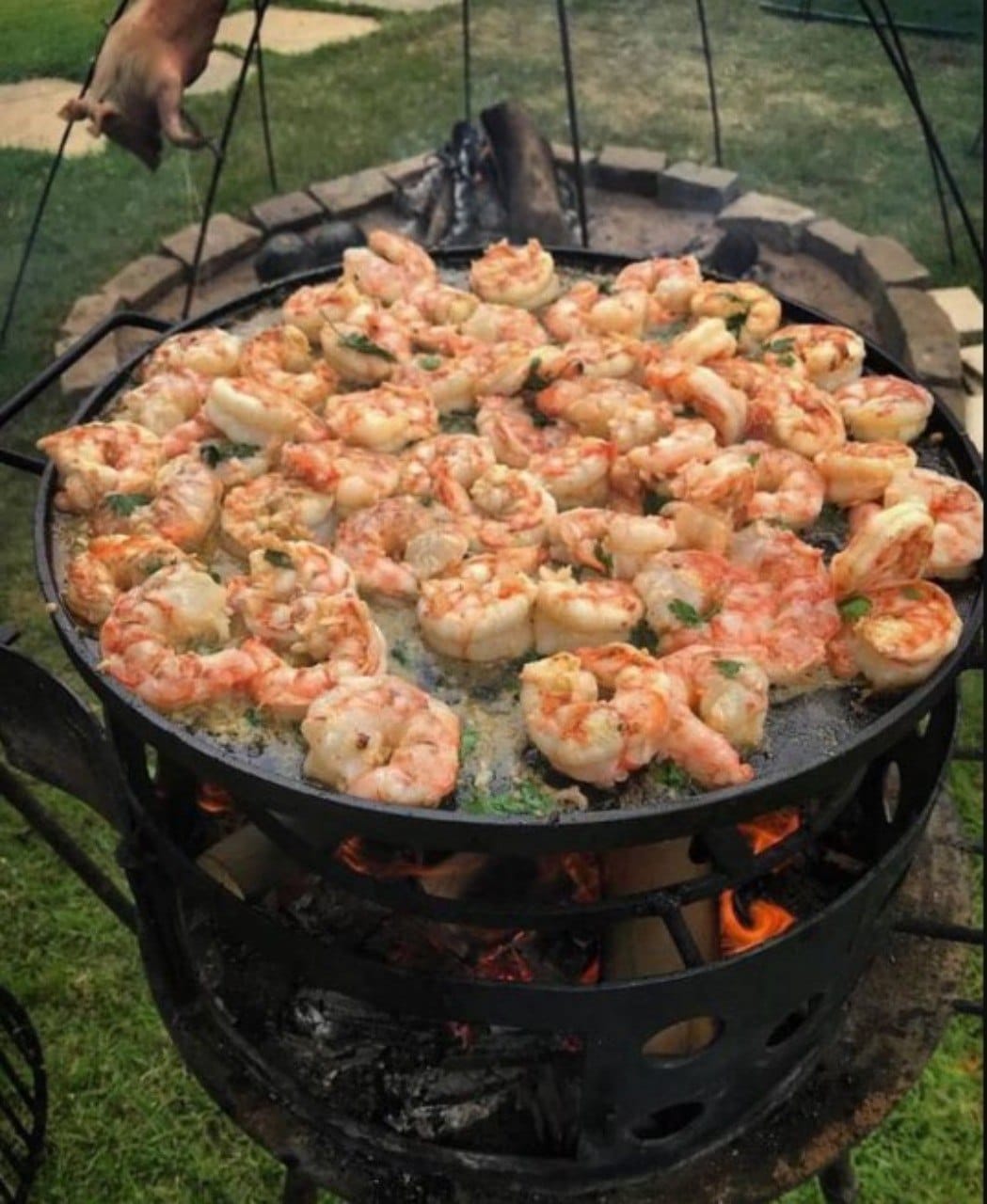 SHRIMP WITH BUTTER, GARLIC, CILANTRO AND TEQUILA