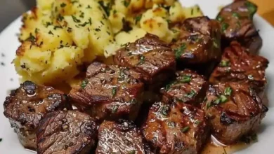 garlic-butter-steak-bites-cheesy-smashed-potatoes